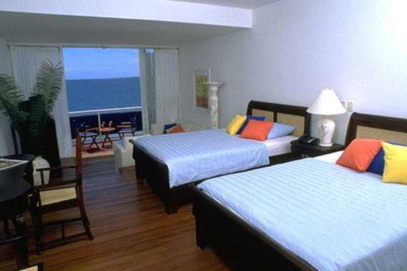 Blue Haven Hotel - Bacolet Bay - Tobago Скарбъро Стая снимка